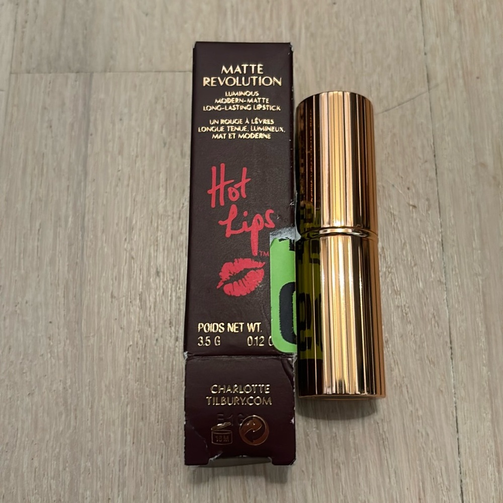 NIB Charlotte Tilbury Hot Lips Matte Revolution Lipstick in CARINA'S LOVE
